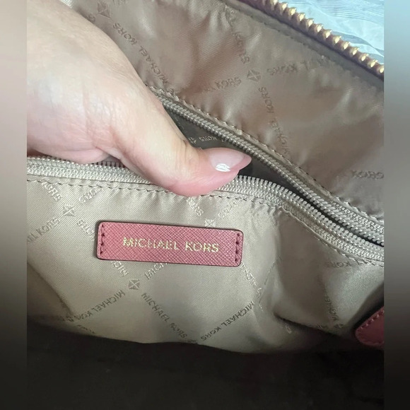 Michael Kors Ciara large leather satchel in rose. - Picture 5 of 16